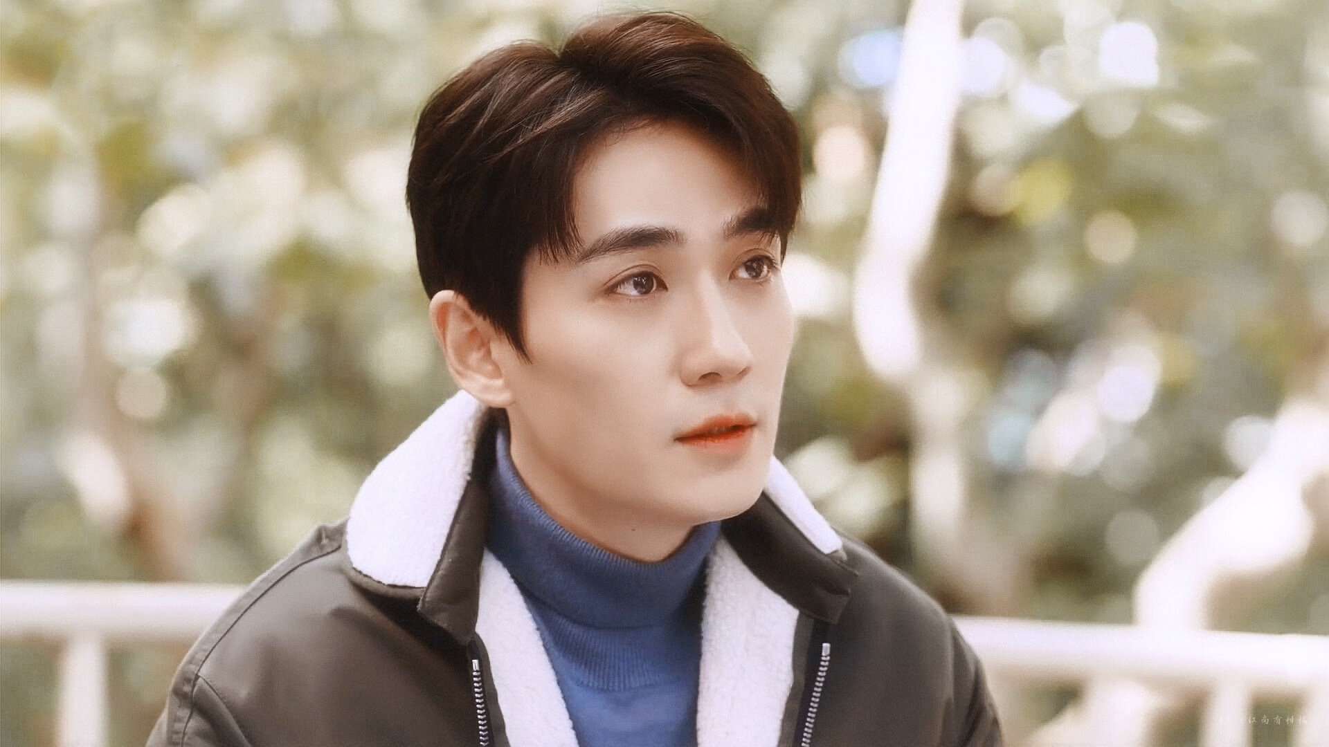 FB体育官网-_亲子同场：家庭成员参与网球运动的趣味故事_，关于网球的小故事