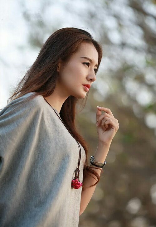 “雪地皇者：冰天雪地中的霸者归来”，雪地黄金