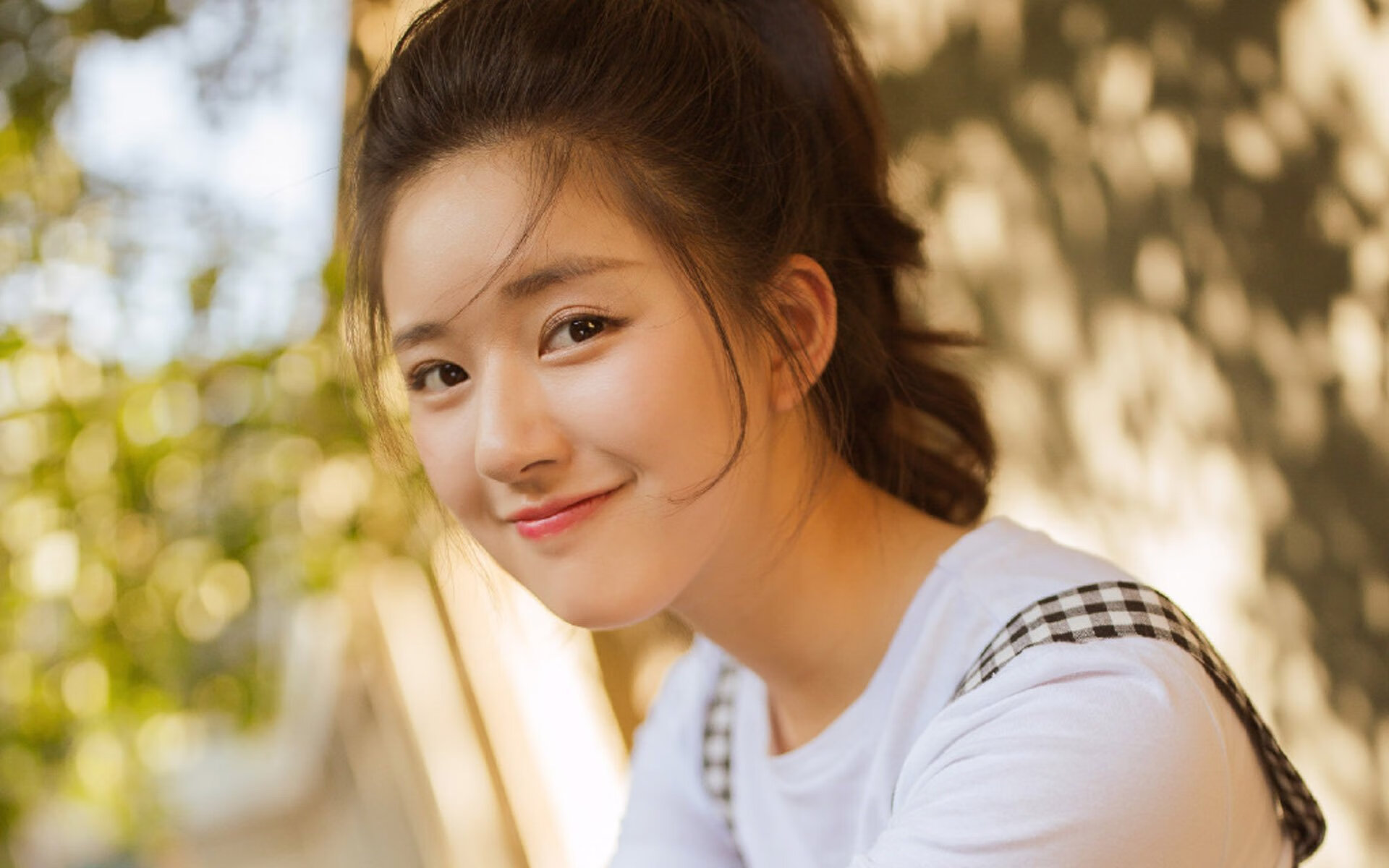 历史性突破！第一位亚洲女车手登上领奖台，亚洲女赛车手