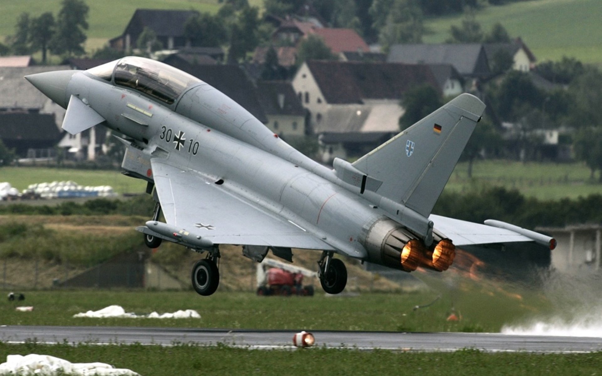 德甲多队采用高线逼抢战略，追求控球领先，德甲高胜率初盘组合