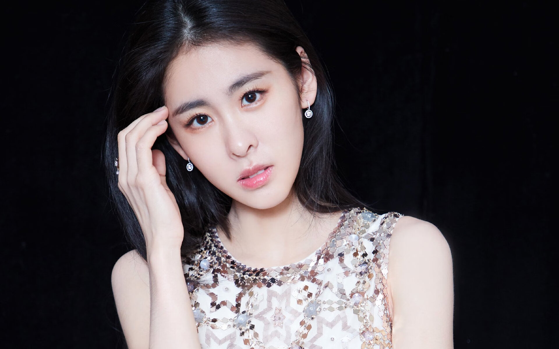 “武术之美：高新体育中心赛场上的身手与气质共舞”